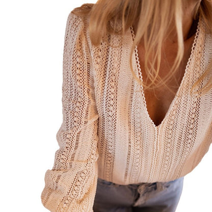 Blouse crochet romantique à col V